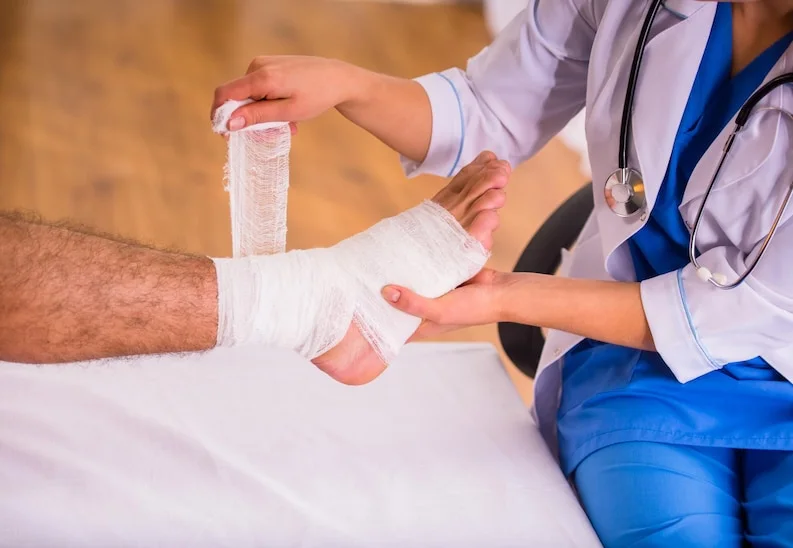 Diabetic foot wound care and sterile dressing at Anadolu Medical Center